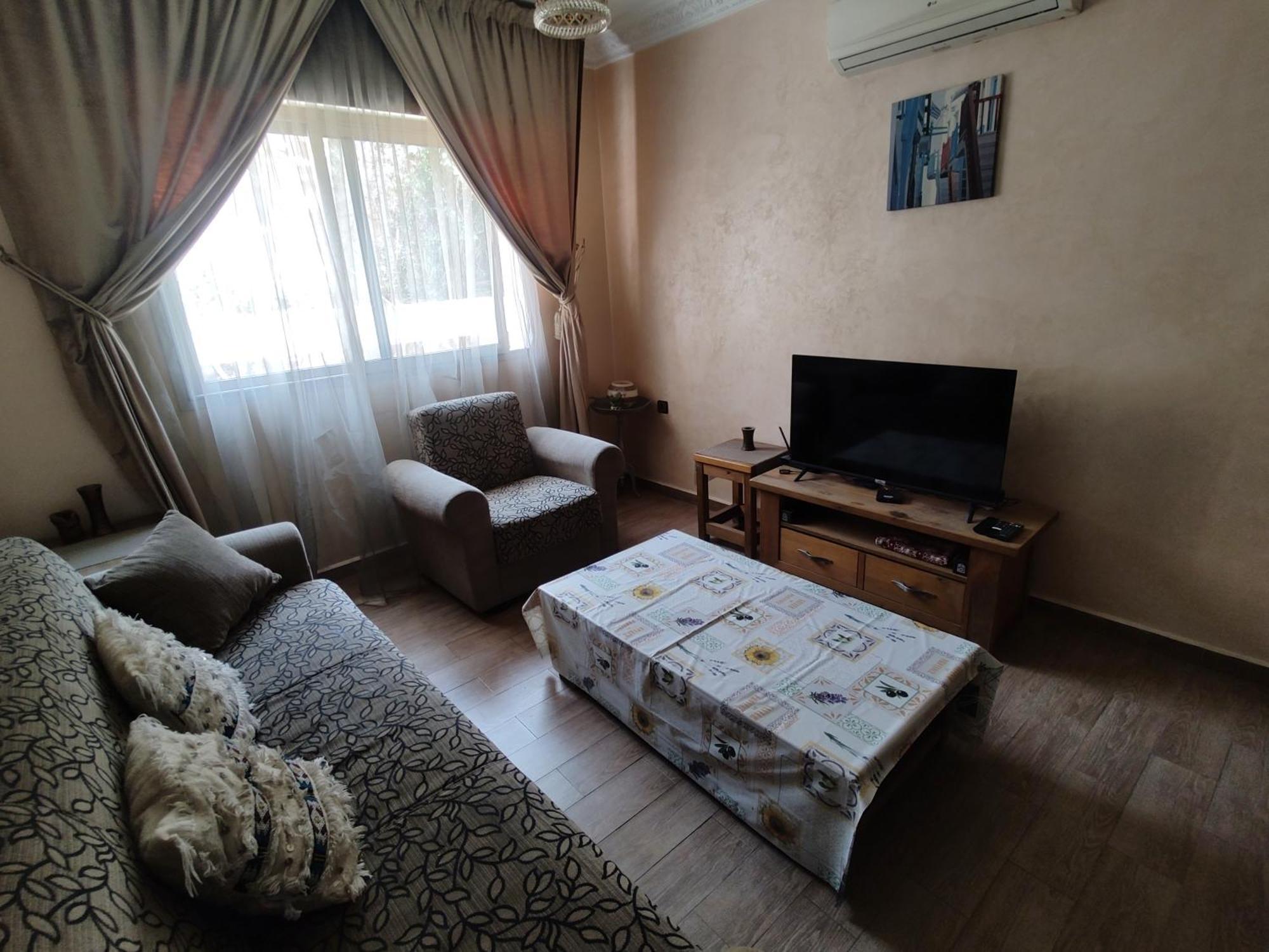Apartment Quiet Fully Furnished Great Location With Wifi